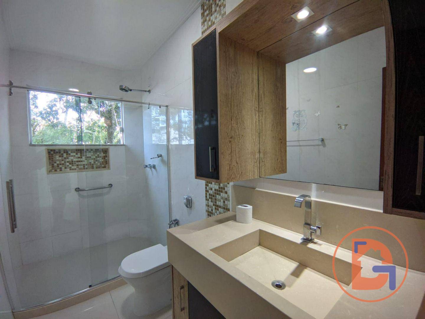 Casa à venda com 5 quartos, 240m² - Foto 18