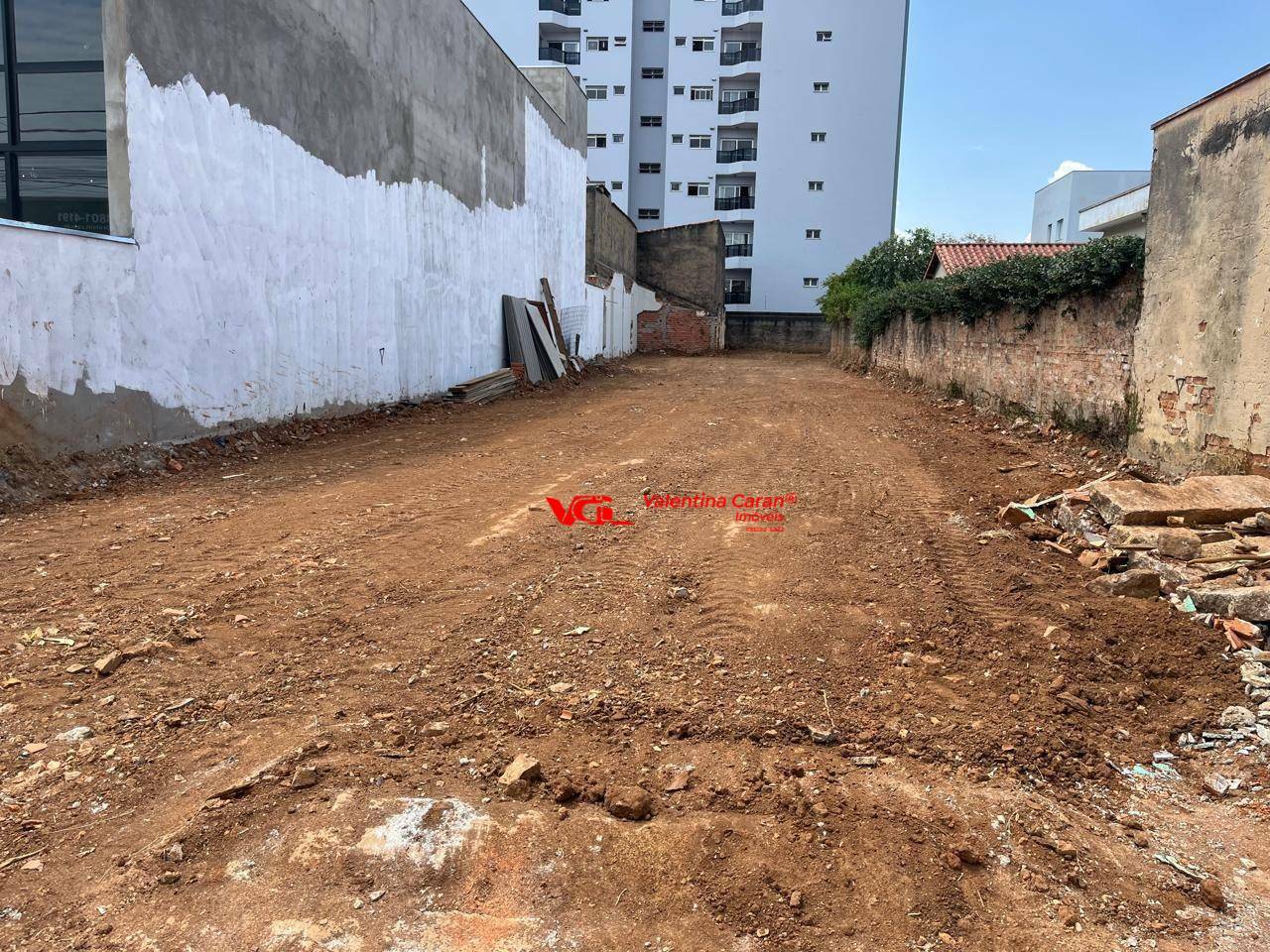 Terreno à venda, 680M2 - Foto 1