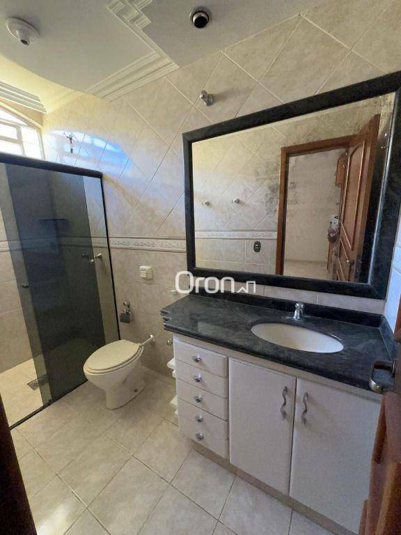 Casa à venda com 3 quartos, 299m² - Foto 9