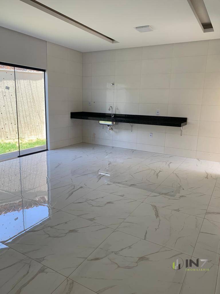 Casa à venda com 3 quartos, 190M2 - Foto 1