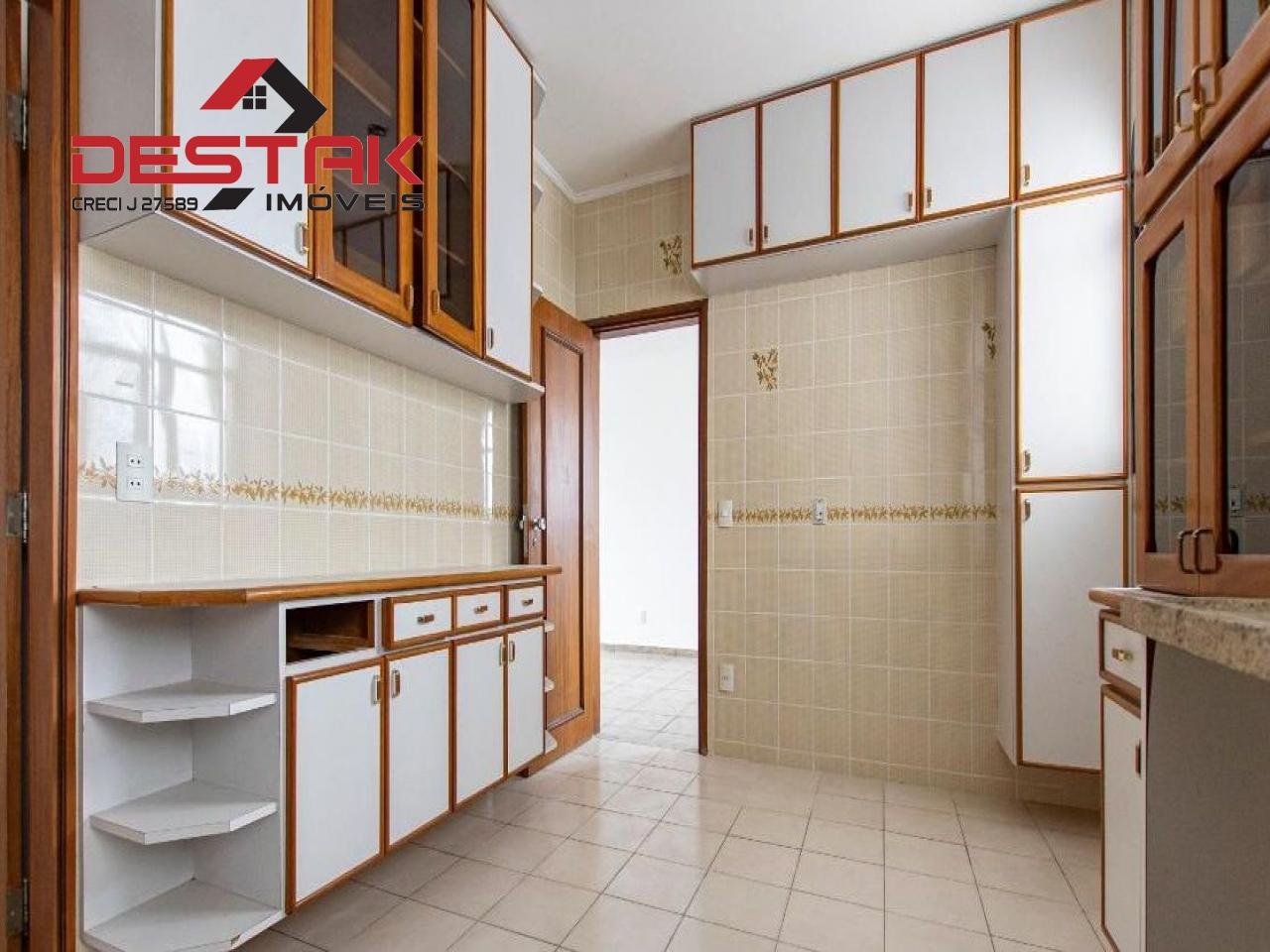 Apartamento para alugar com 3 quartos, 206m² - Foto 7