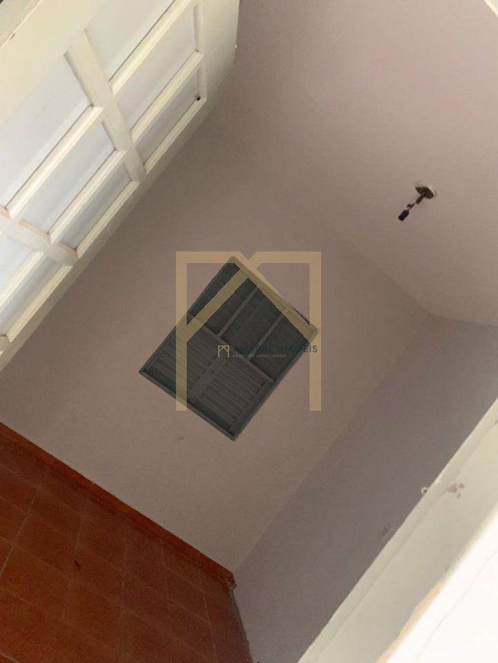 Casa à venda com 4 quartos, 210m² - Foto 17