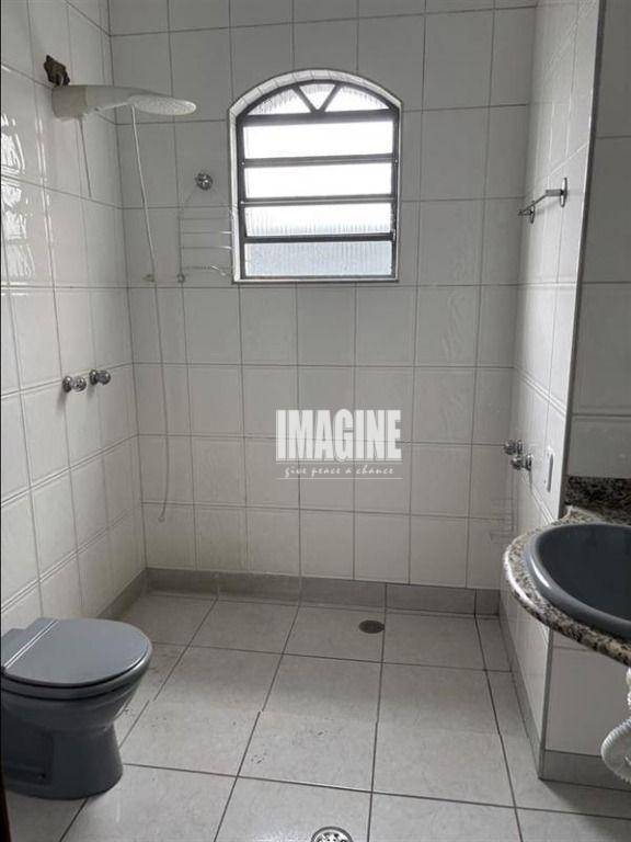 Sobrado à venda com 3 quartos, 180m² - Foto 11