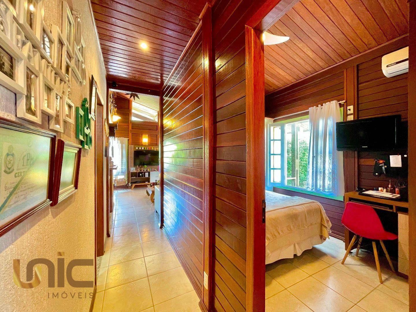 Casa de Condomínio à venda com 4 quartos, 232m² - Foto 22