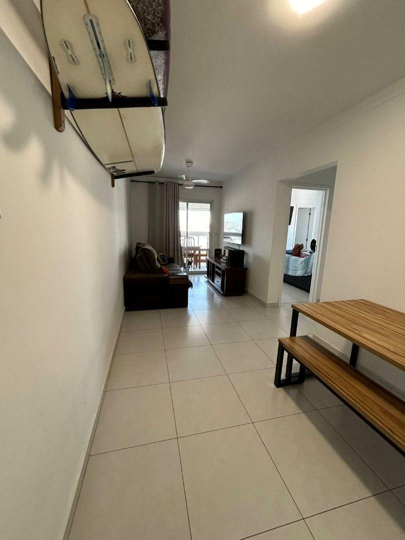 Apartamento à venda com 2 quartos, 70m² - Foto 2