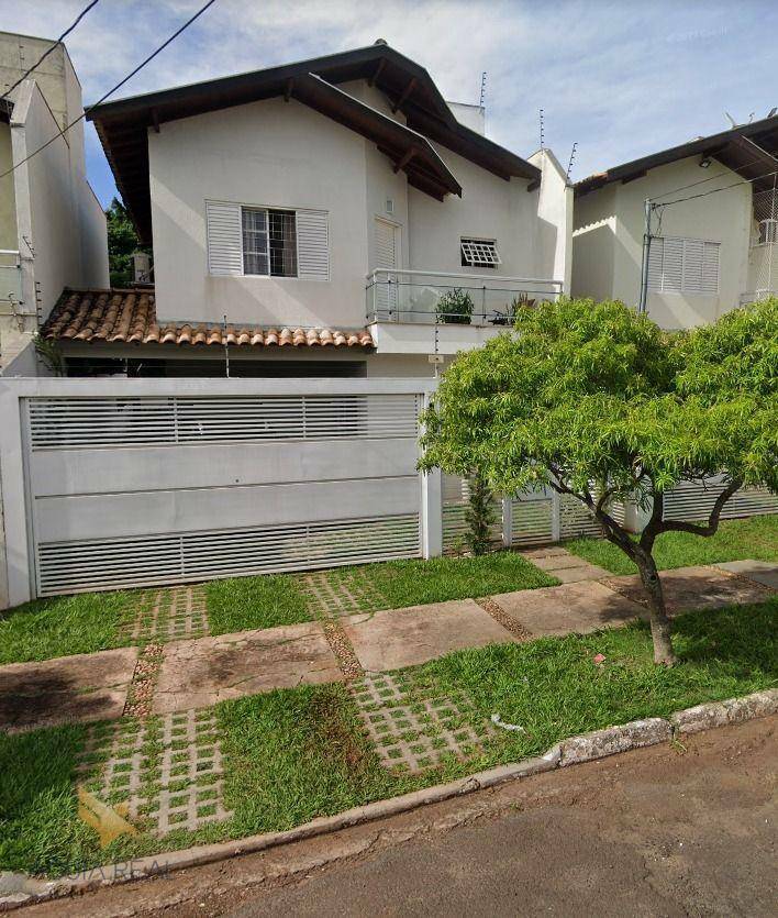 Sobrado à venda com 4 quartos, 328m² - Foto 1