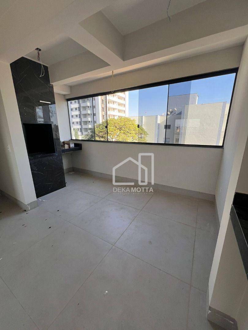 Apartamento à venda com 2 quartos, 95m² - Foto 1