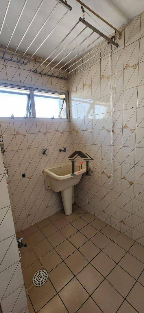 Apartamento para alugar com 1 quarto, 57m² - Foto 14