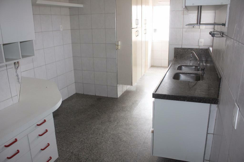 Apartamento para alugar com 3 quartos, 147m² - Foto 17