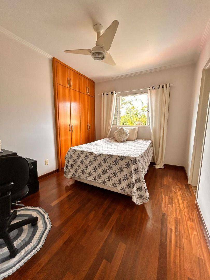 Casa à venda com 5 quartos, 263m² - Foto 14