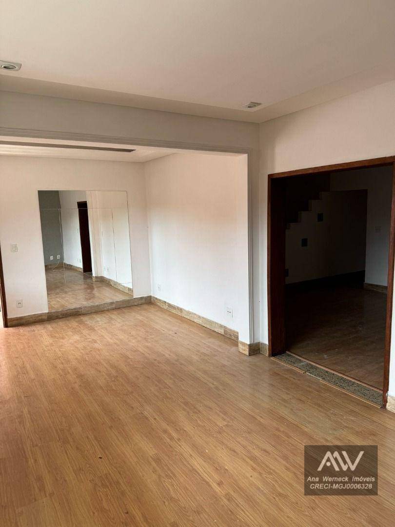 Casa à venda com 4 quartos, 330m² - Foto 4