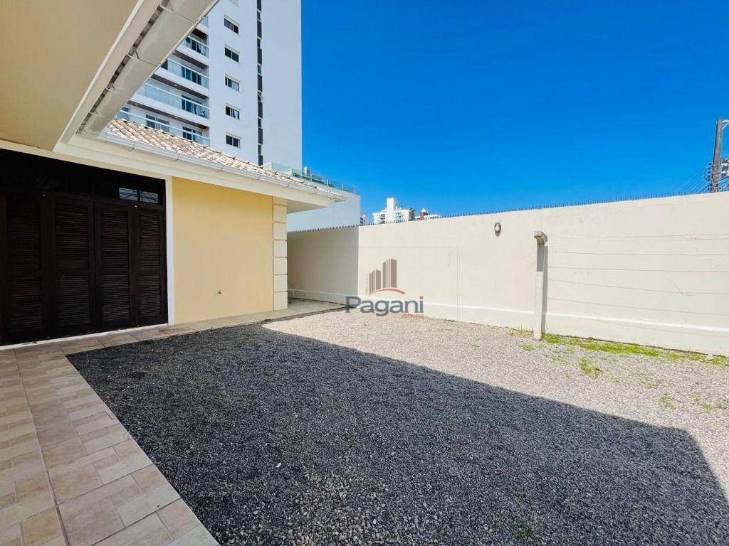 Casa, 4 quartos, 259 m² - Foto 40