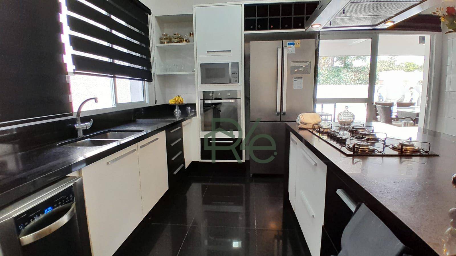 Casa à venda com 5 quartos, 350m² - Foto 10