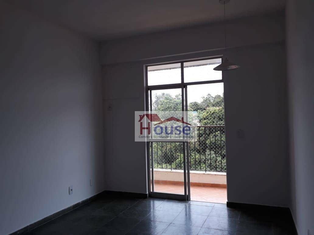 Apartamento à venda com 2 quartos, 60m² - Foto 2