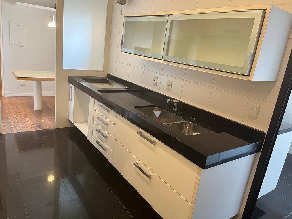 Apartamento à venda com 3 quartos, 192m² - Foto 23