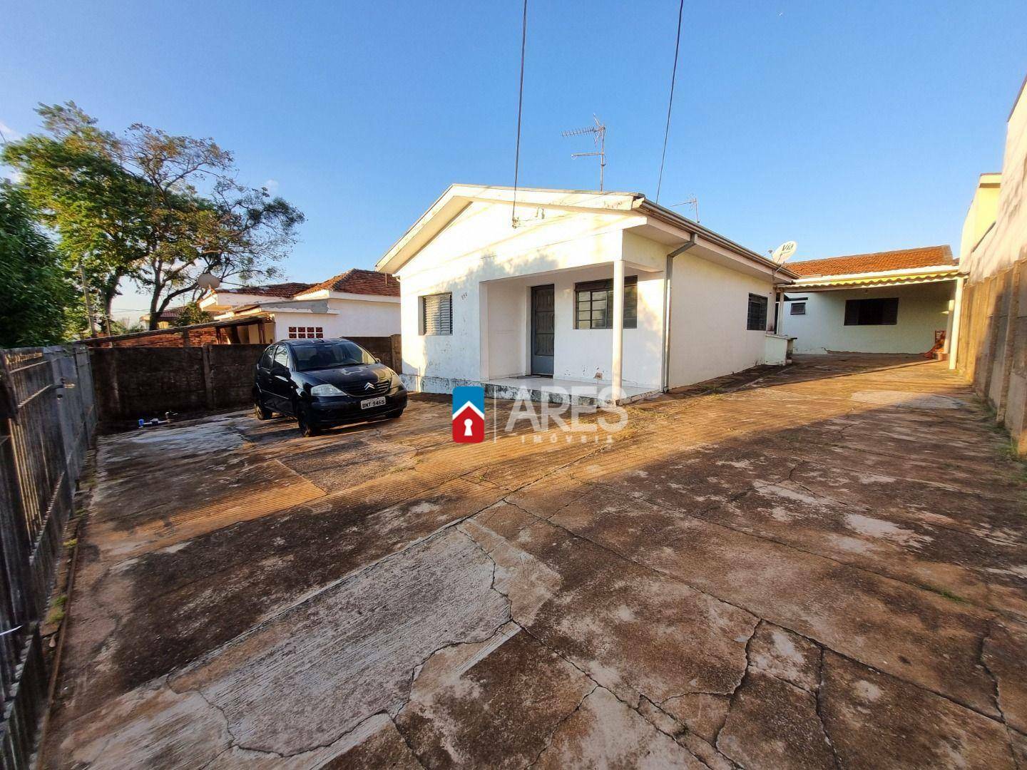 Casa à venda com 3 quartos, 116m² - Foto 1