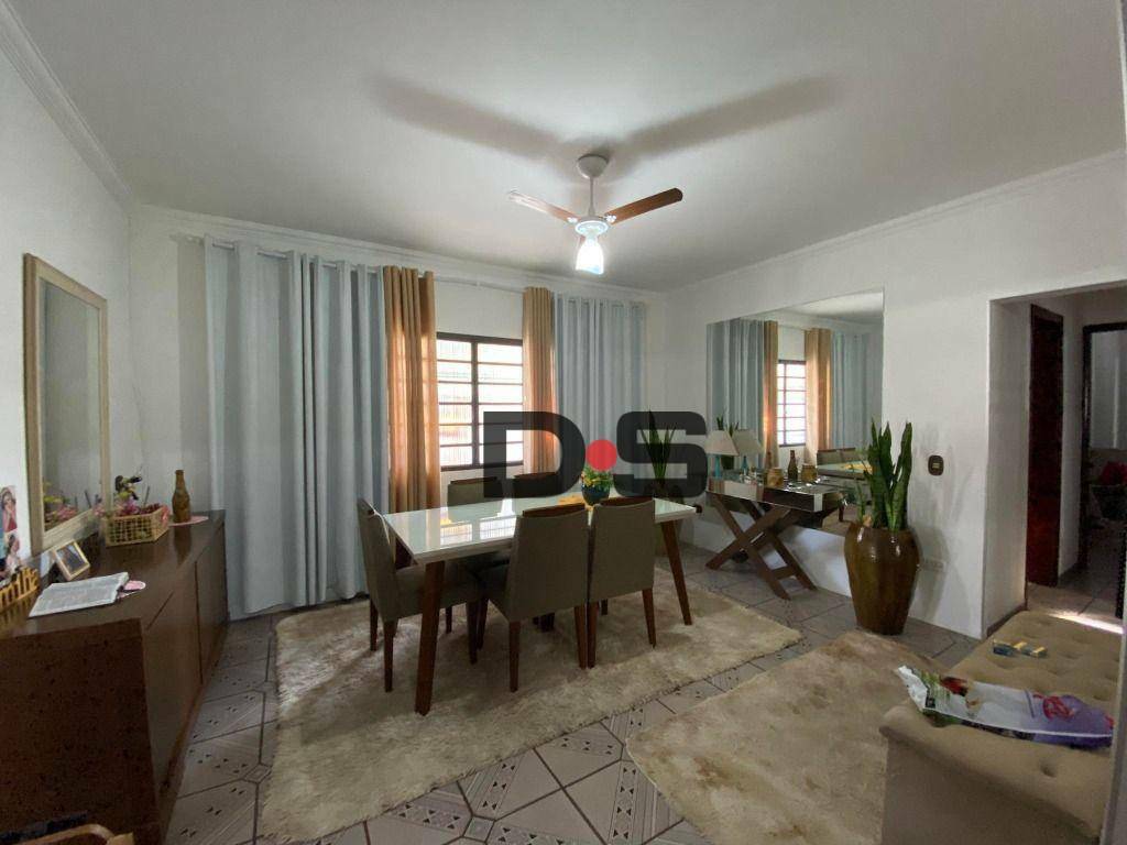 Casa à venda com 3 quartos, 160m² - Foto 3