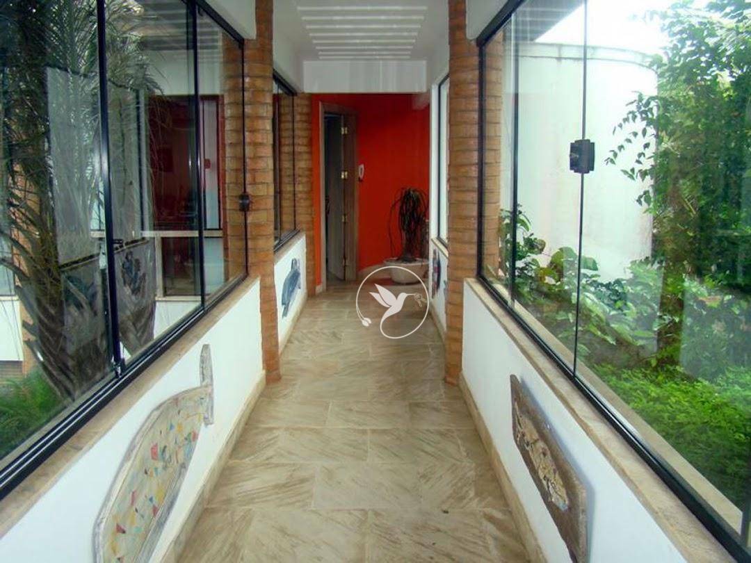 Casa à venda com 6 quartos, 800m² - Foto 35