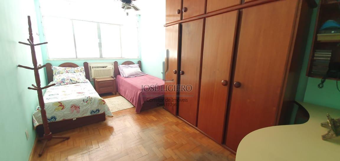 Apartamento à venda com 3 quartos, 146m² - Foto 7