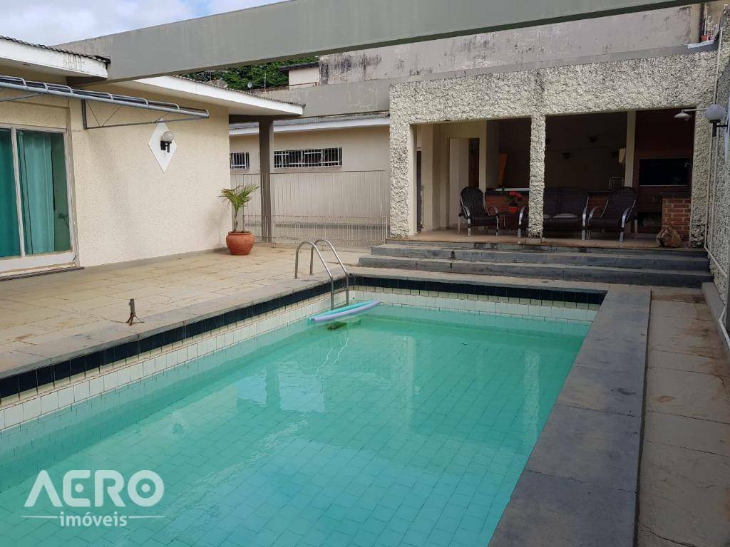 Casa à venda com 3 quartos, 316m² - Foto 12