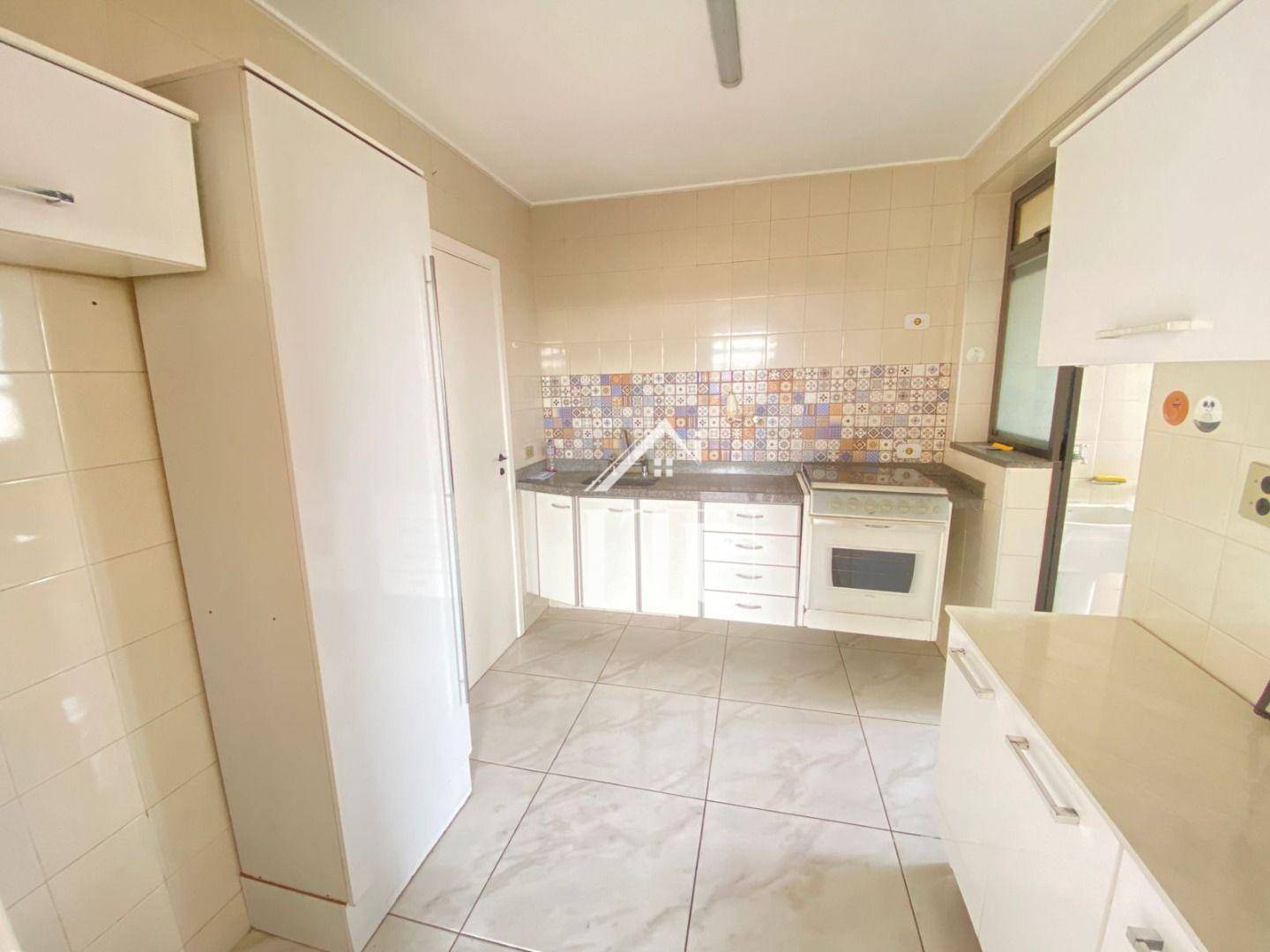 Apartamento para alugar com 3 quartos, 95m² - Foto 2