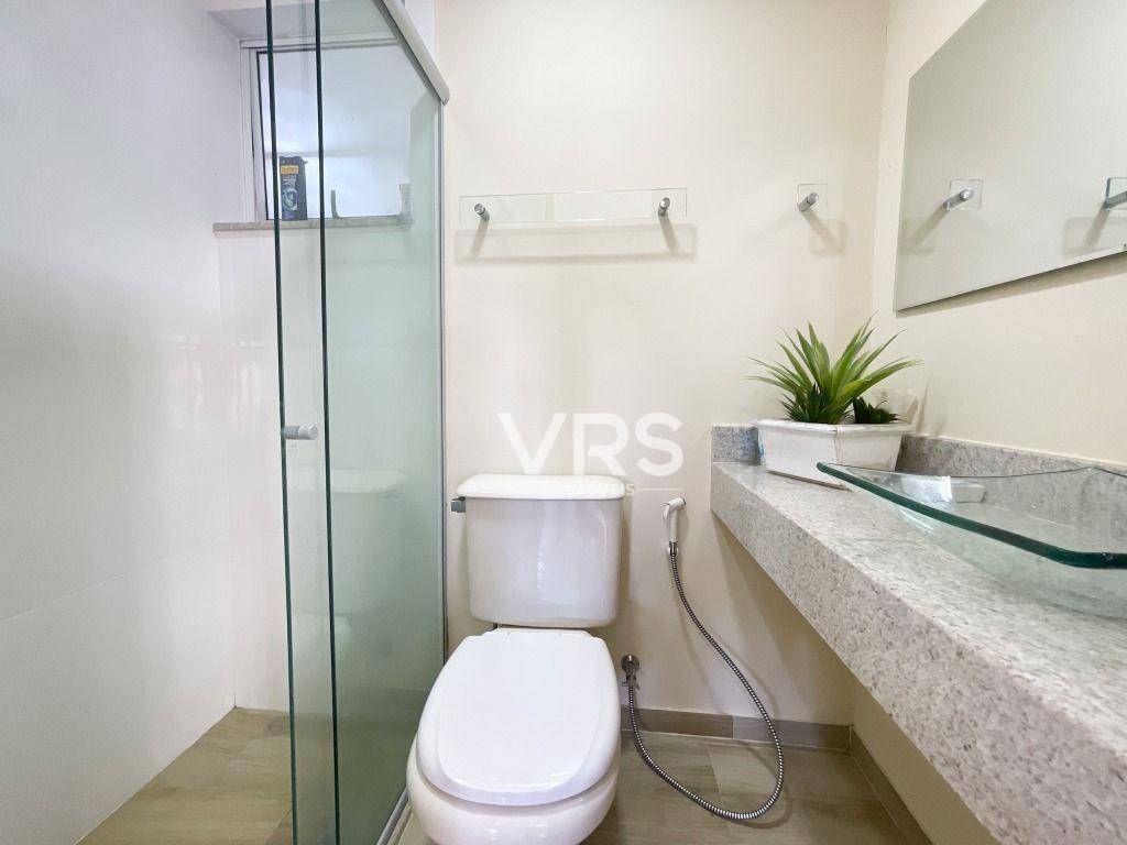 Casa à venda com 5 quartos, 220m² - Foto 27