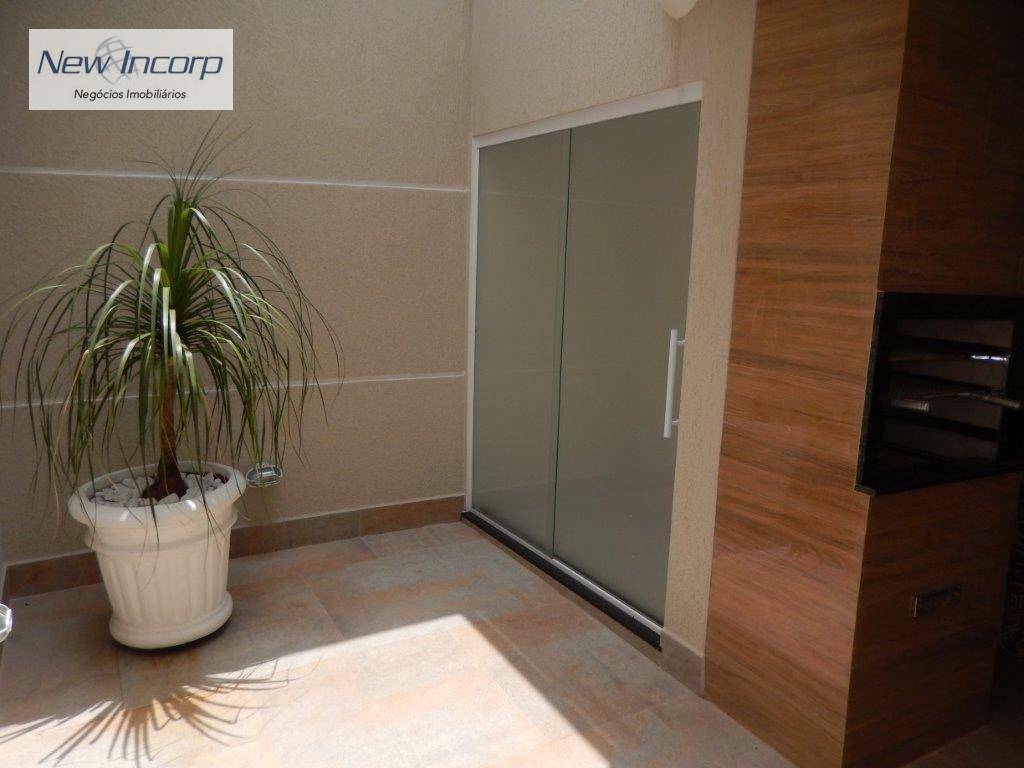 Sobrado à venda com 3 quartos, 200m² - Foto 2