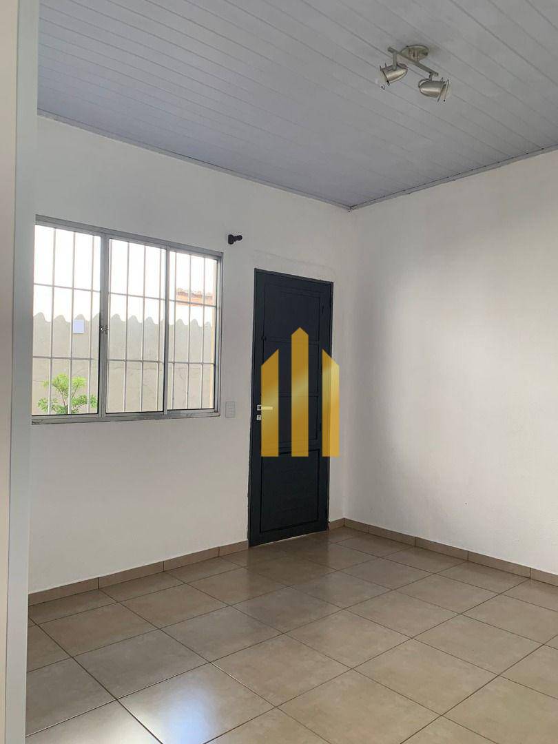 Casa para alugar com 1 quarto, 45m² - Foto 12