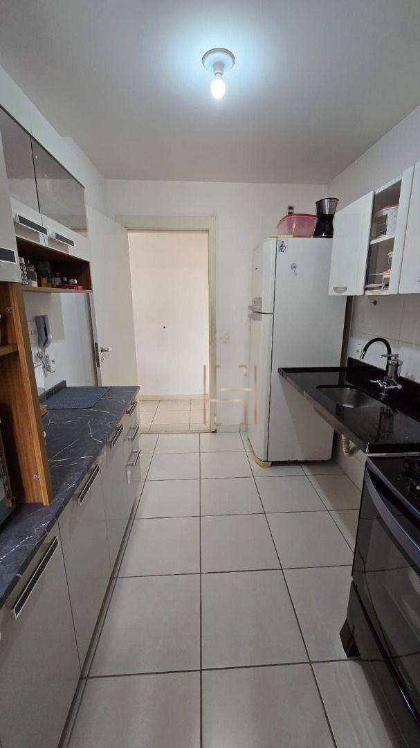 Apartamento à venda com 3 quartos, 83m² - Foto 13