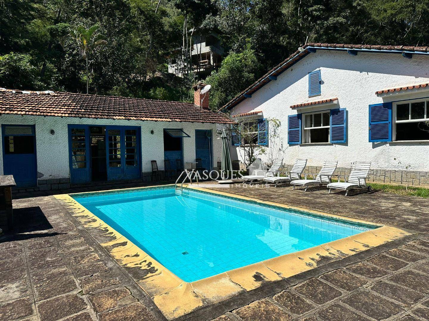 Casa de Condomínio à venda com 4 quartos, 334m² - Foto 2