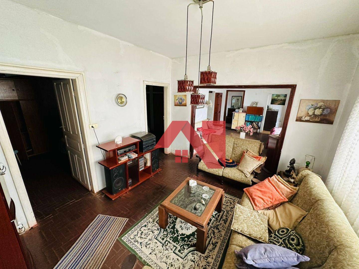 Casa à venda com 3 quartos, 200m² - Foto 1