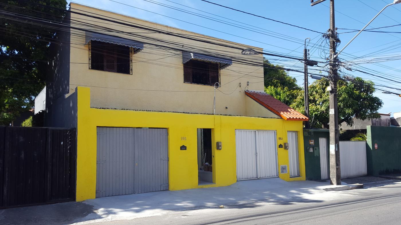 Casa para alugar com 4 quartos, 188m² - Foto 1