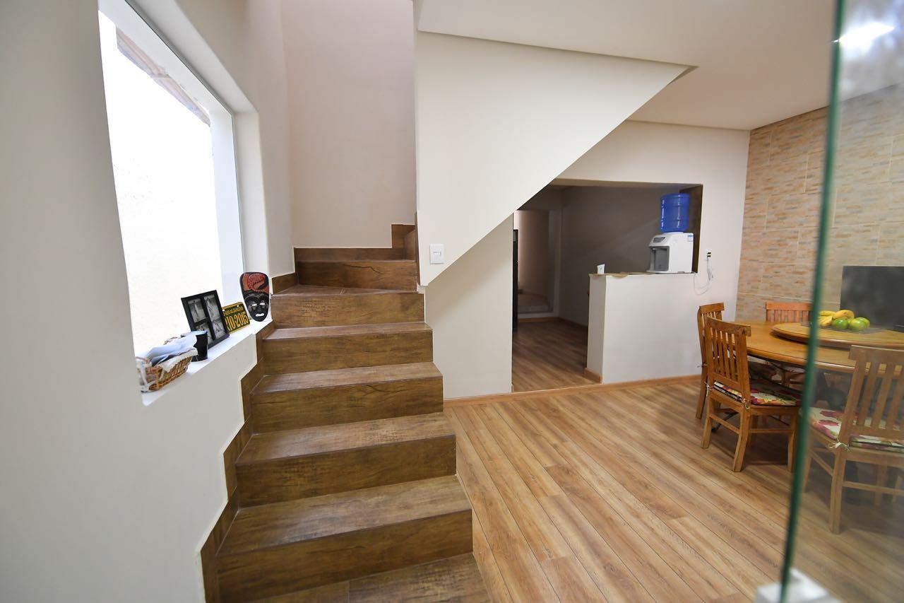 Casa à venda e aluguel com 3 quartos, 190m² - Foto 6