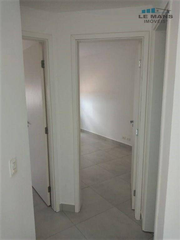 Apartamento à venda com 2 quartos, 66m² - Foto 11