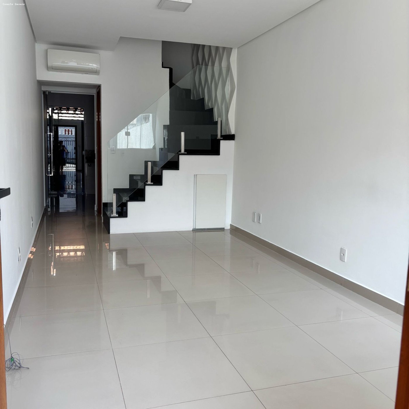 Casa à venda com 2 quartos, 70m² - Foto 4