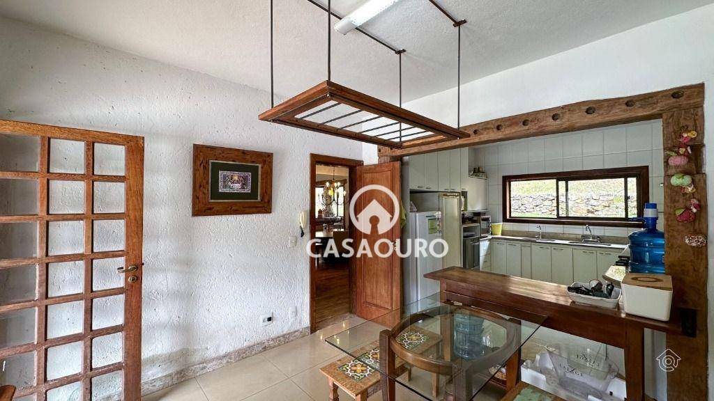 Casa de Condomínio à venda com 3 quartos, 360m² - Foto 11