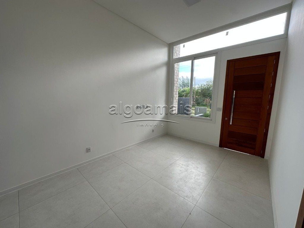 Casa à venda com 3 quartos, 95m² - Foto 4