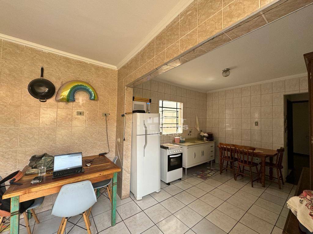 Casa à venda com 3 quartos, 140m² - Foto 1