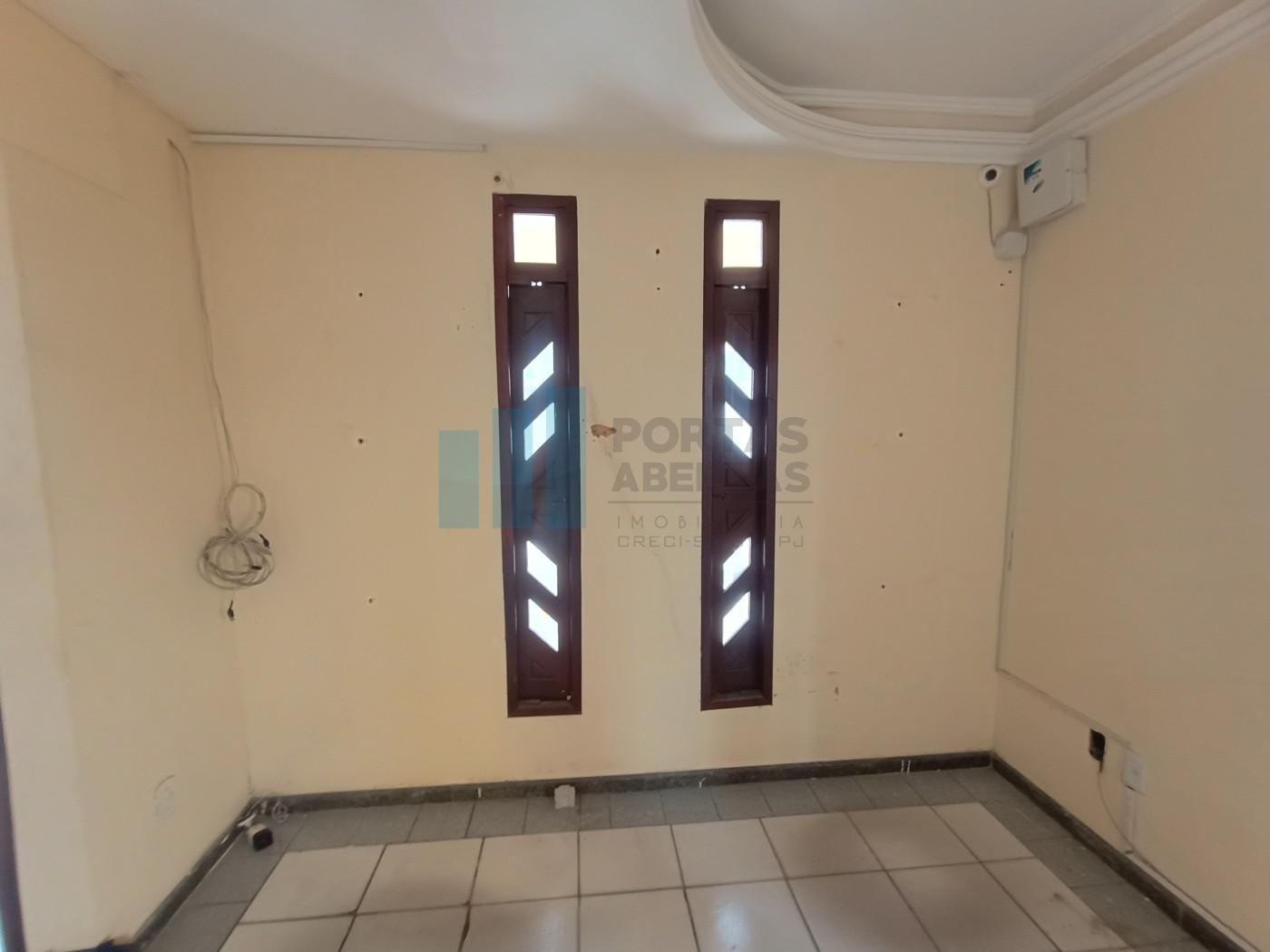 Casa para alugar com 6 quartos, 247m² - Foto 30