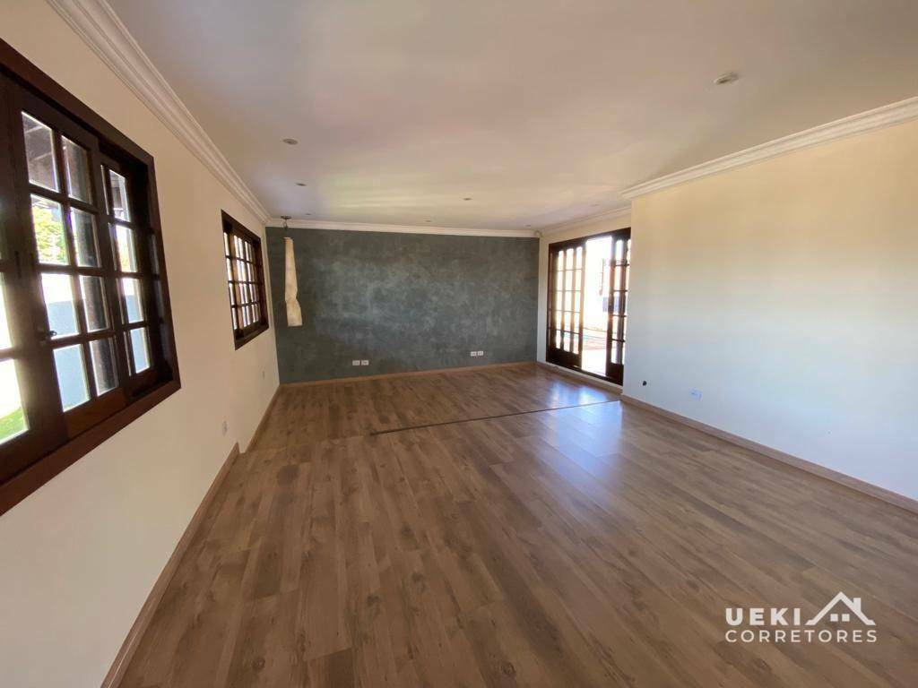Casa à venda e aluguel com 5 quartos, 220m² - Foto 2