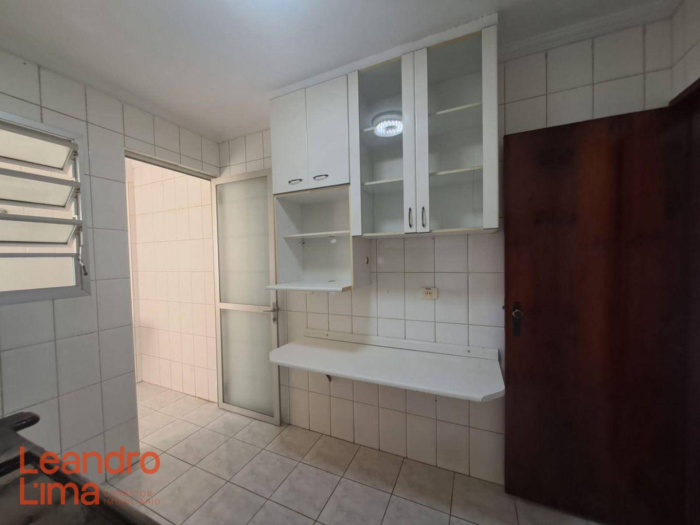 Apartamento para alugar com 3 quartos, 76m² - Foto 7