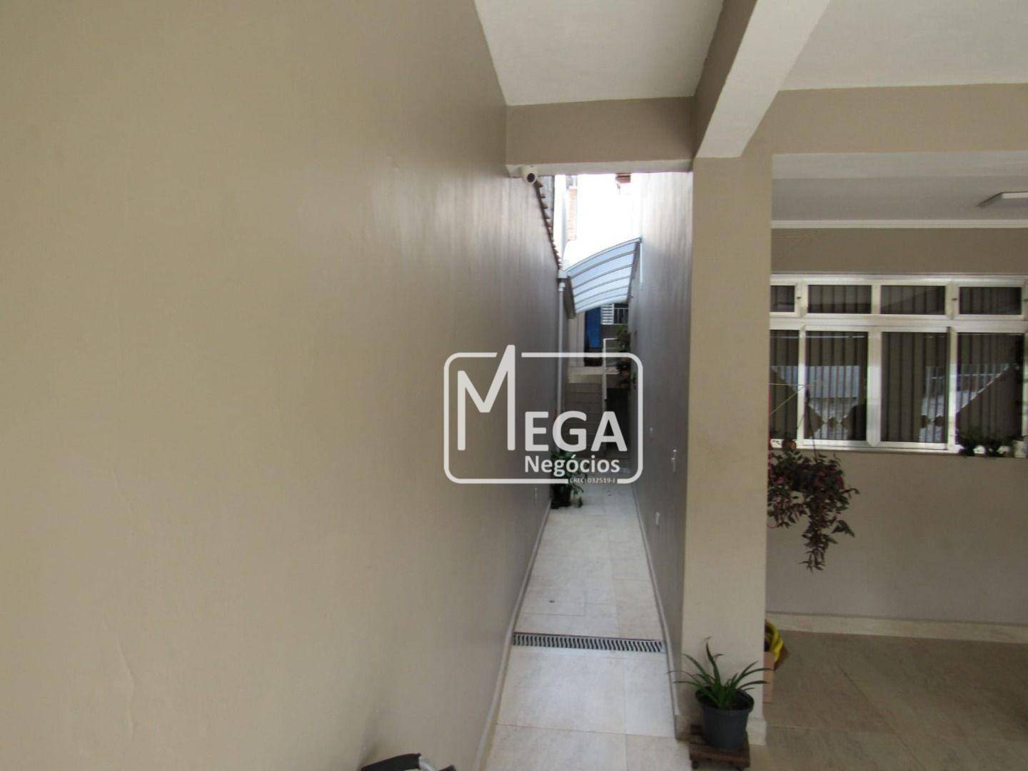 Casa à venda com 4 quartos, 250m² - Foto 14