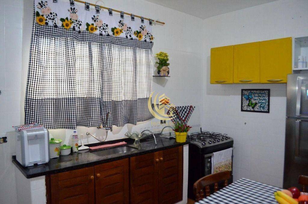 Casa à venda com 5 quartos, 190m² - Foto 12