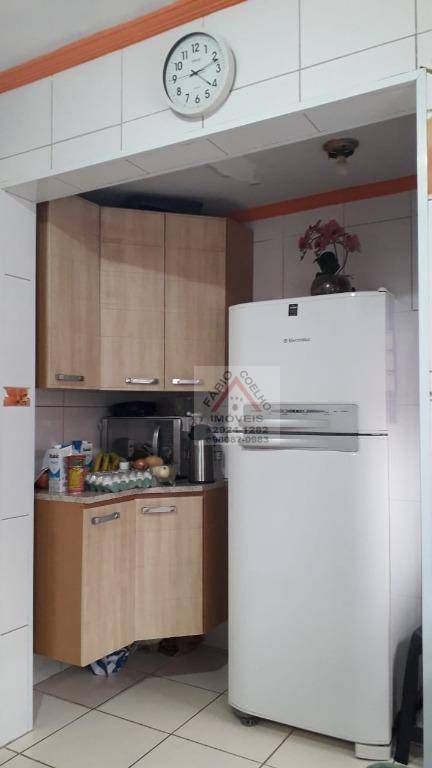 Apartamento à venda com 3 quartos, 65m² - Foto 2