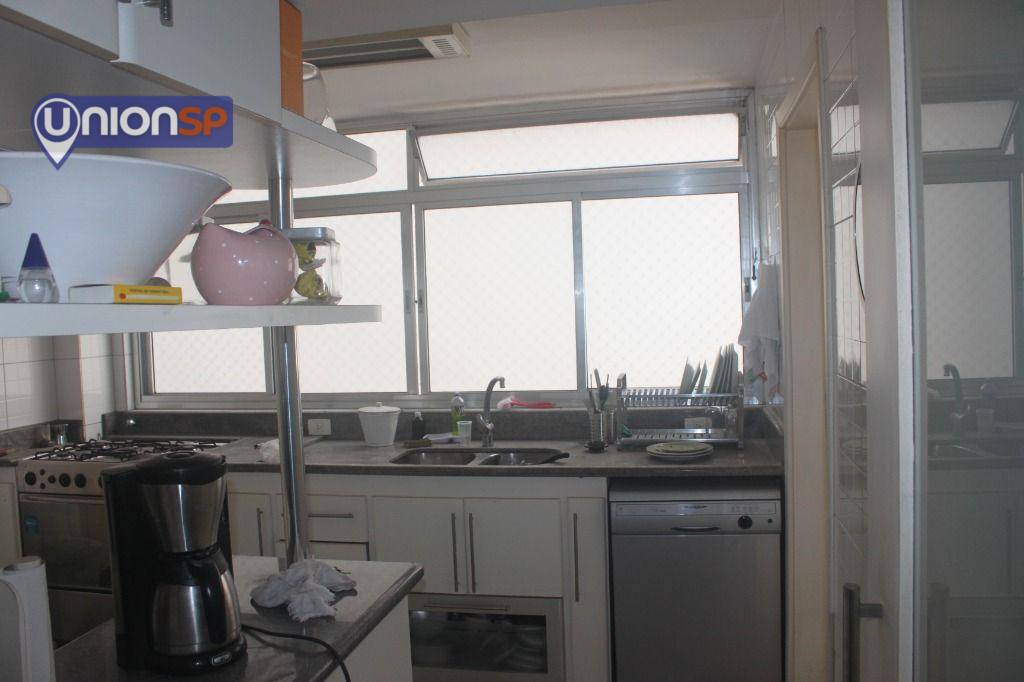 Apartamento à venda com 3 quartos, 198m² - Foto 26