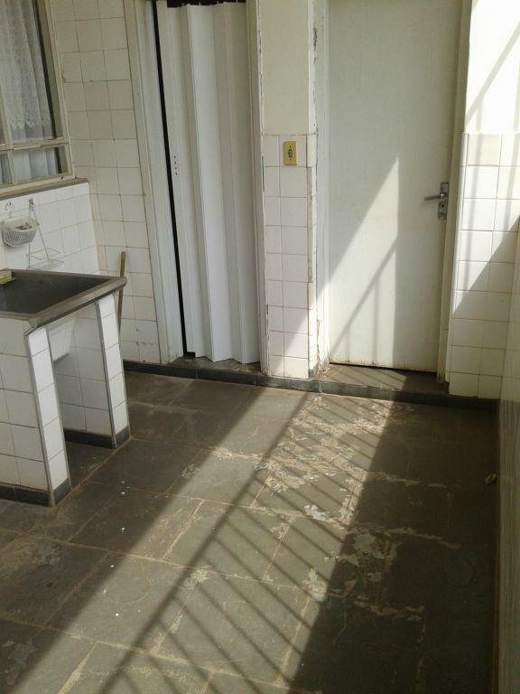 Apartamento à venda com 3 quartos, 158m² - Foto 2