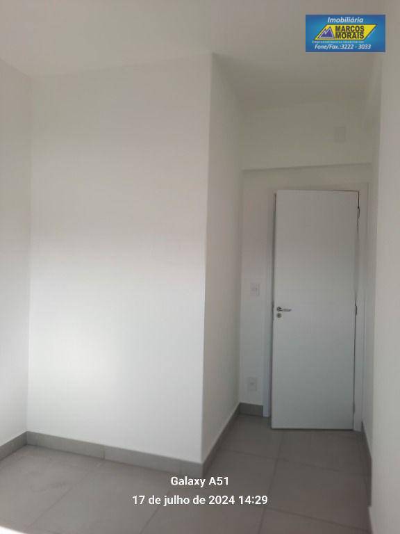 Apartamento para alugar com 3 quartos, 95m² - Foto 10