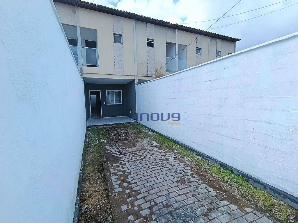 Casa à venda e aluguel com 2 quartos, 76m² - Foto 1