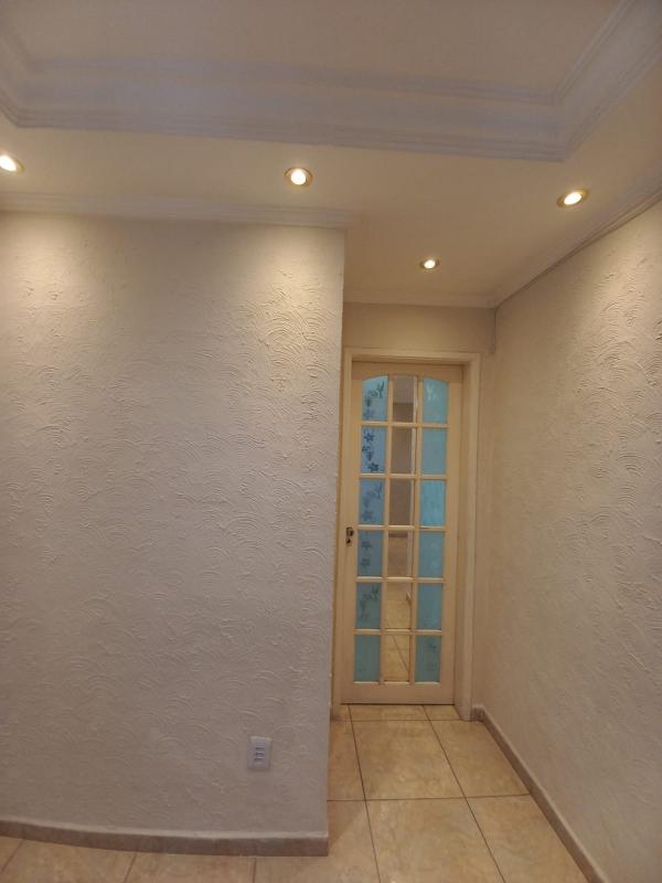 Apartamento à venda com 2 quartos, 64m² - Foto 2