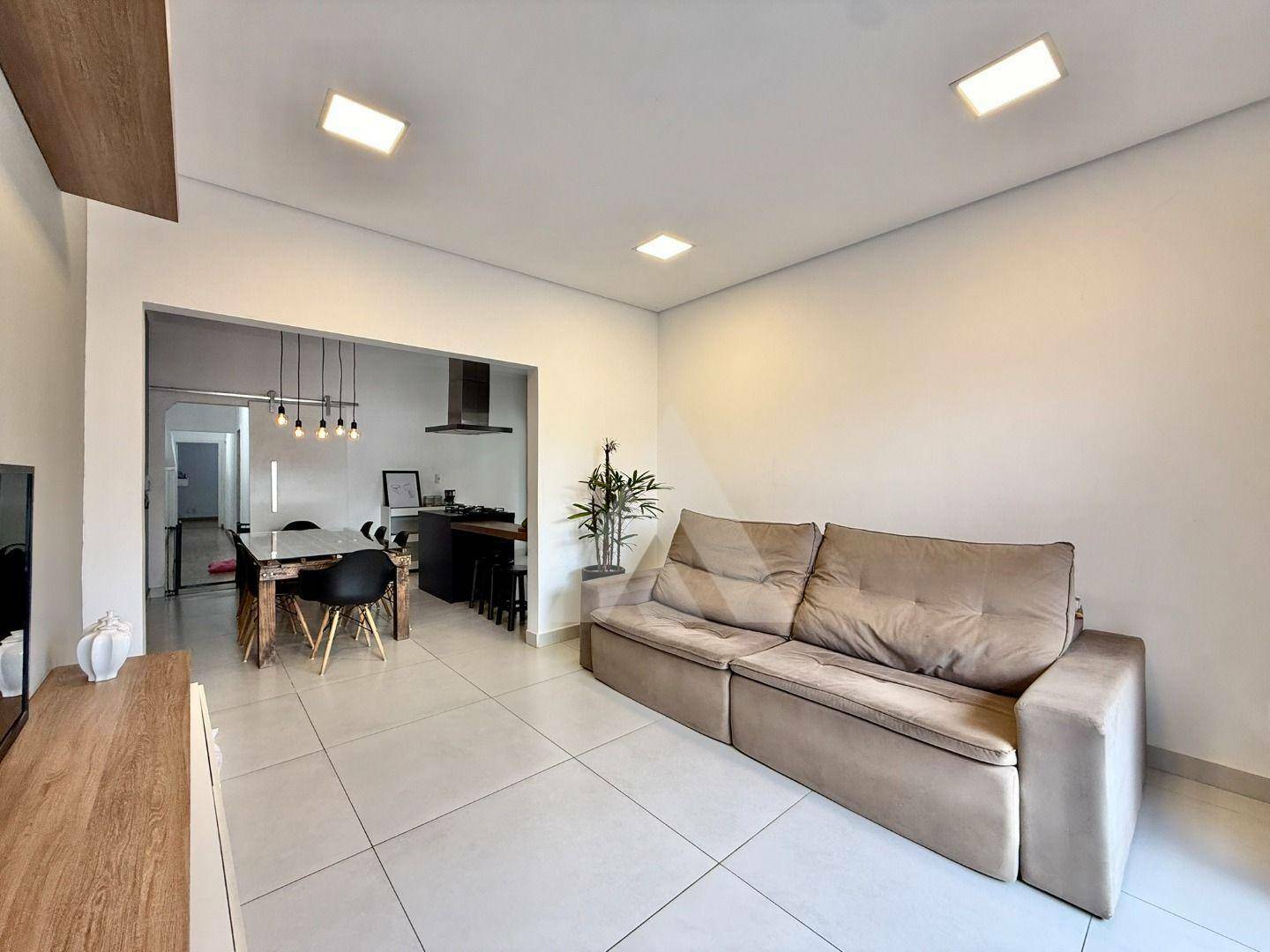 Casa à venda com 4 quartos, 215m² - Foto 8